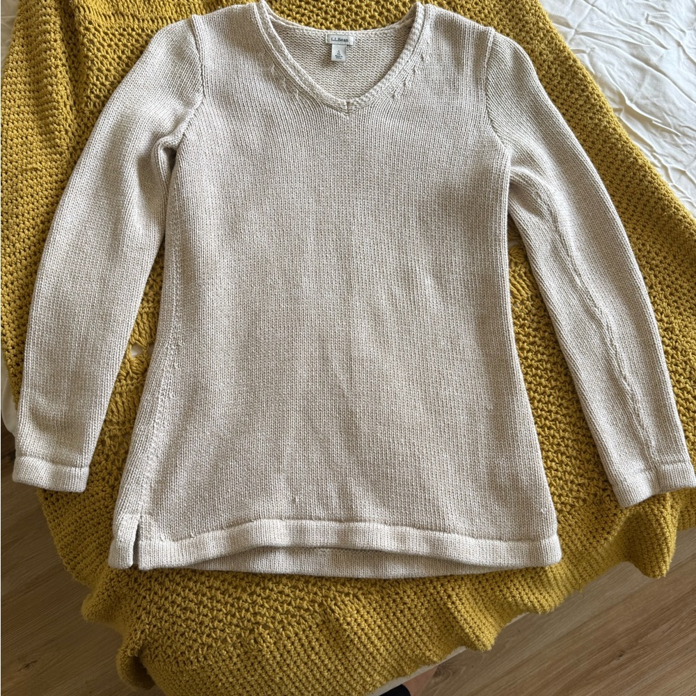 L.L. Bean 100% cotton cream V-Neck Sweater
